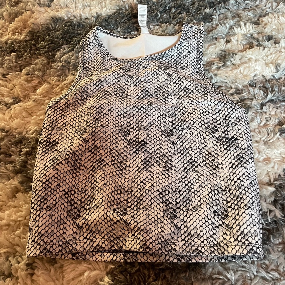 snake skin workout tank size m